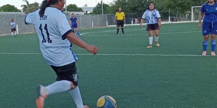 Golea Leonas a Guerreras en Intermunicipal de Fut-7