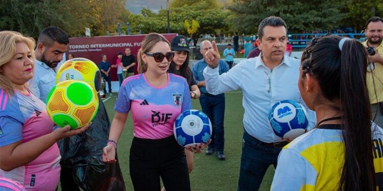 Están damas del DIF Victoria en la cima