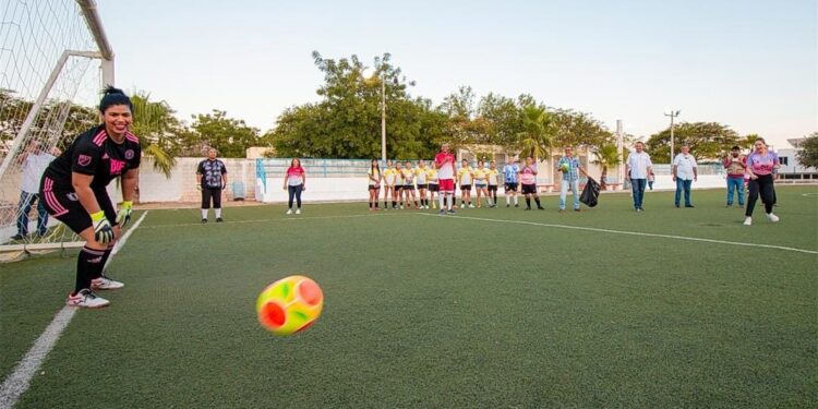Están damas del DIF Victoria en la cima