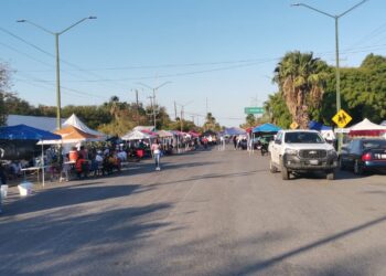Cierran maestros la Calzada Tamatán