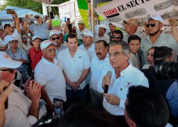 Américo acude a dialogar con maestros en paro; les pide reanudar las clases