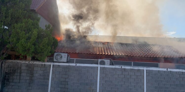 Se incendia restaurante de mariscos en el centro de Cd. Victoria
