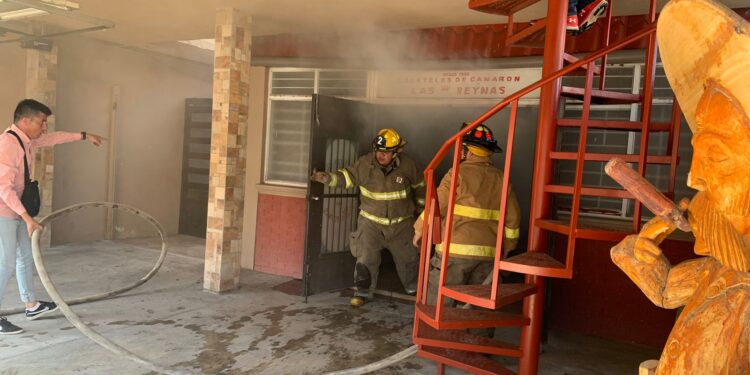 Se incendia restaurante de mariscos en el centro de Cd. Victoria