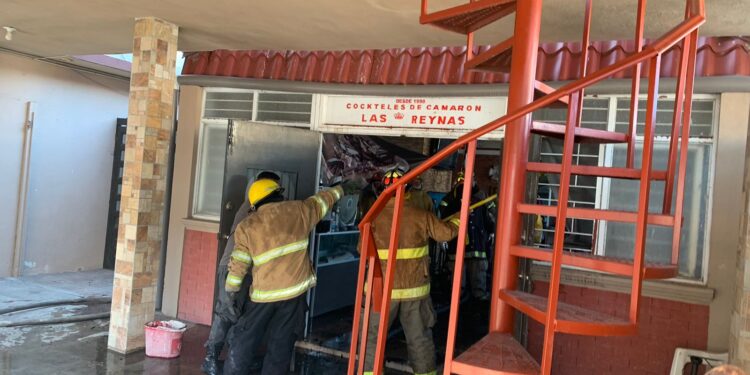 Se incendia restaurante de mariscos en el centro de Cd. Victoria