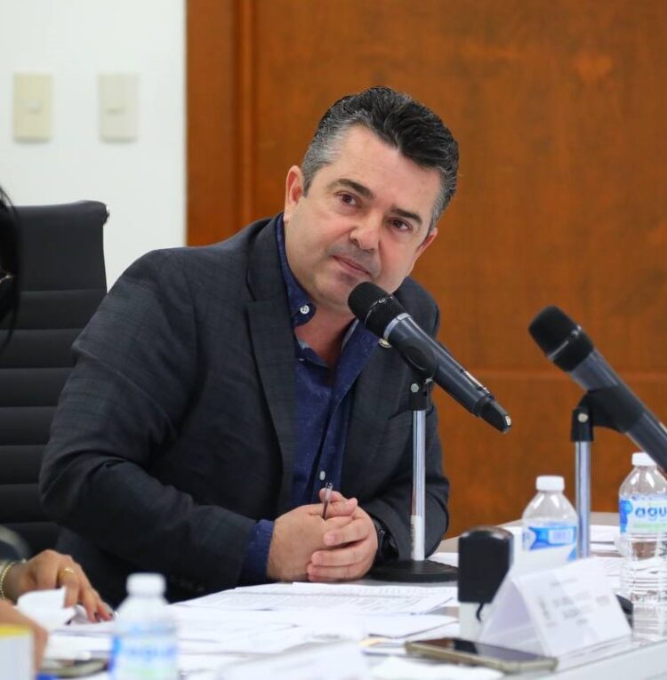 Pide Diputado de Morena a panistas no contaminar conflicto magisterial