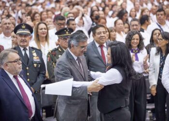 Felicita Américo Villarreal a Blanca Valles, tras su virtual triunfo en elección del SUTSPET