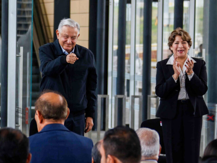 Tren México-Toluca, muestra de que no podemos dejar obras inconclusas: AMLO