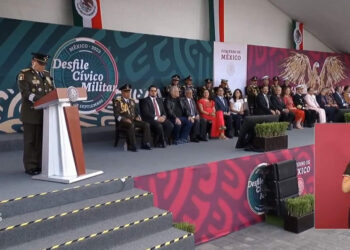 López Obrador encabeza ceremonia del 213 aniversario de la Independencia de México