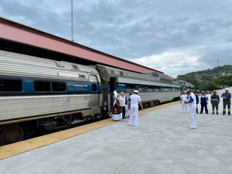 AMLO  realiza recorrido de prueba en el Tren Interoceánico del Istmo de Tehuantepec