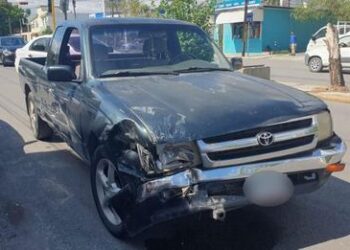 Aparatoso choque en cruce de las calles 16 y Michoacán