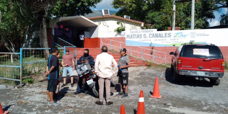 Padres de familia piden apoyo de Guardia Estatal para evitar paro del SNTE