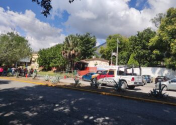 Padres de familia piden apoyo de Guardia Estatal para evitar paro del SNTE