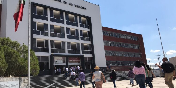 Celebran Día de Protección Civil con simulacro de desalojo en edificios públicos