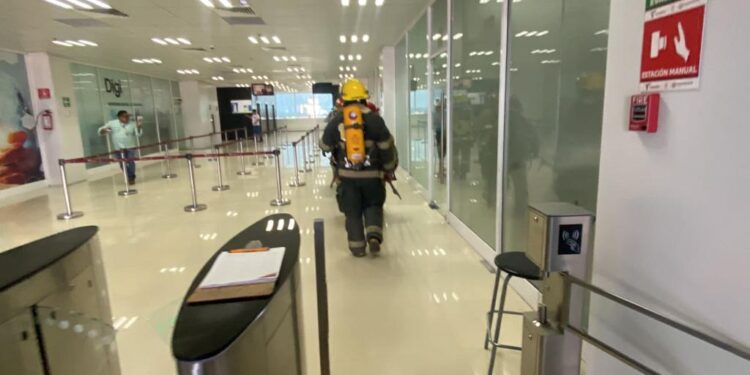 Celebran Día de Protección Civil con simulacro de desalojo en edificios públicos