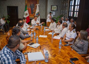 Presentan innovador proyecto para el cultivo del ostión en la zona de Higuerillas