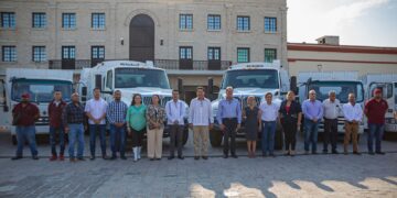 Suma Alcalde Mario López 15 camiones de redilas y dos compactadores a limpieza de Matamoros