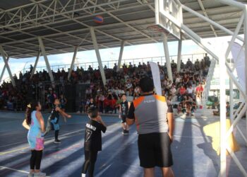 Juegan torneo relámpago de basquetbol 3×3 en actividades del ‘Túnel de la Paz’