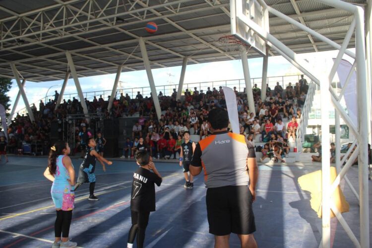 Juegan torneo relámpago de basquetbol 3×3 en actividades del ‘Túnel de la Paz’