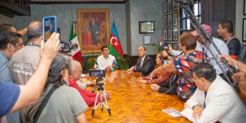 Recibe Alcalde Mario López al Embajador de Azerbaiyán en México, Mammad Talibov