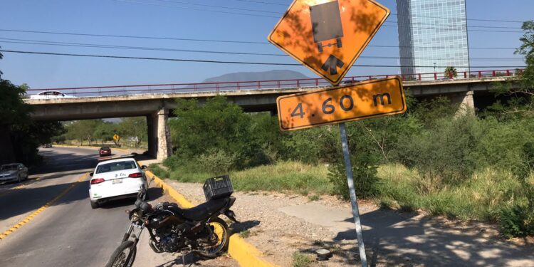 Derrapa motociclista en el Boulevard “José López Portillo”
