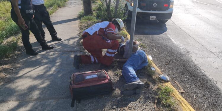 Derrapa motociclista en el Boulevard “José López Portillo”