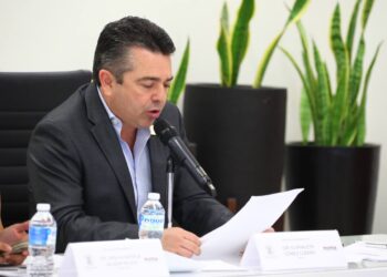 Quitan facultades a municipios para que aprueben reformas a la Constitución