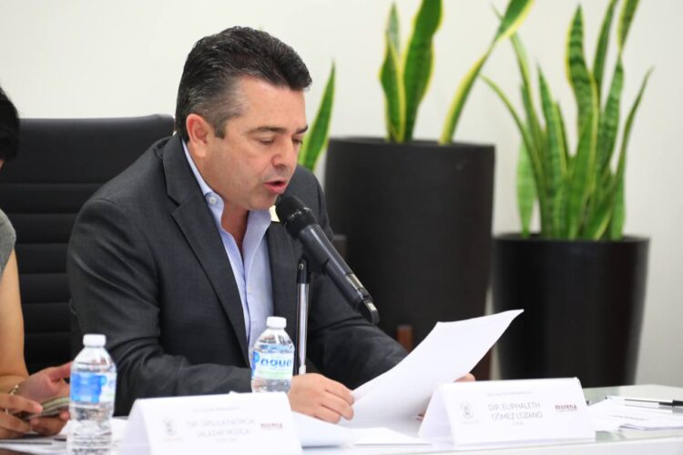 Quitan facultades a municipios para que aprueben reformas a la Constitución