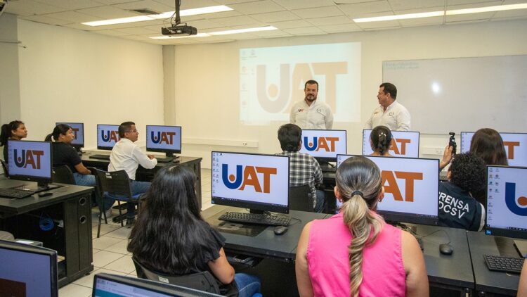 Rector de la UAT entrega equipamiento en la Facultad de Derecho Victoria