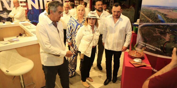 Visita Américo Villarreal exposición de Río Bravo en “Punto Tamaulipas”