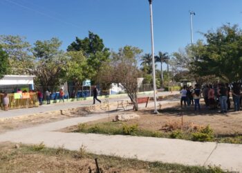 Padres de familia piden destituir al director de primaria en Ej. La Libertad