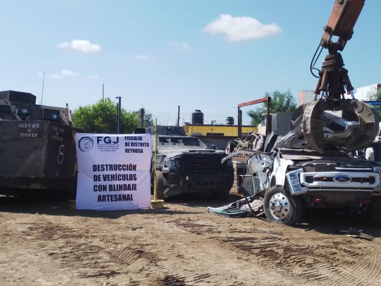 Destruyen en Reynosa 10 vehículos blindados asegurados a la delincuencia
