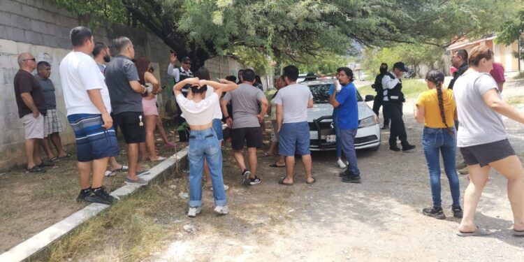 Trailero causa daños en cableado eléctrico en colonias Nacozari y Miguel Alemán