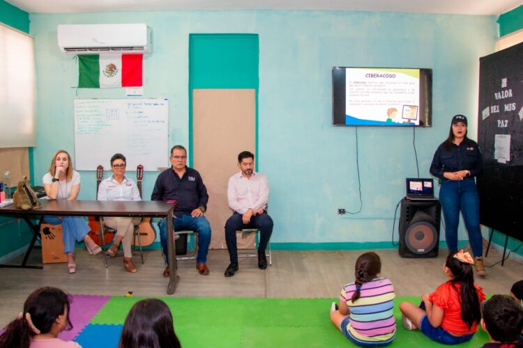 Imparten FGJ y DIF pláticas de prevención contra ciber delitos