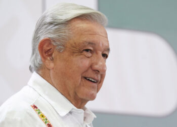 AMLO inaugura bulevar Colosio y Distribuidor Aeropuerto en Cancún