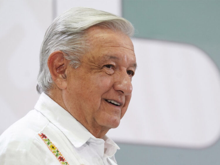 AMLO inaugura bulevar Colosio y Distribuidor Aeropuerto en Cancún