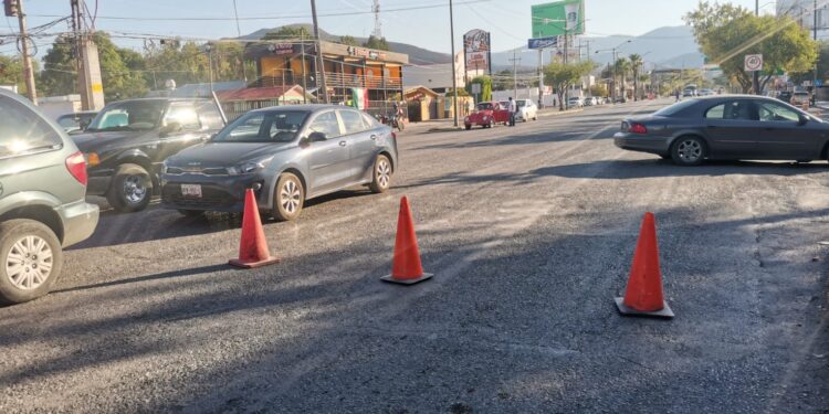 Cierran maestros la Calzada Tamatán