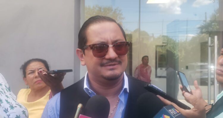 Denuncian al ex gobernador Cabeza de Vaca y ex funcionarios