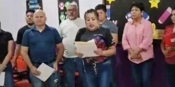 Desacatan maestros petición del dirigente del SNTE de parar escuelas