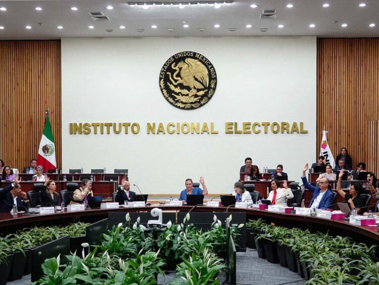 INE aprueba adelantar precampañas presidenciales y del Congreso; iniciarán el 5 de noviembre