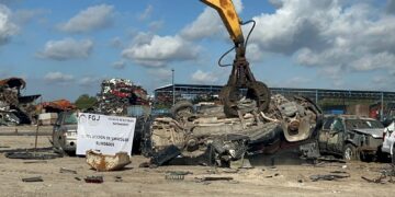 Destruyen 15 vehículos brindados asegurados a delincuentes en Matamoros