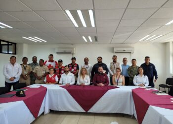 Acuerdan colaboración interinstitucional para brindar seguridad a turistas en La Pesca, SLM