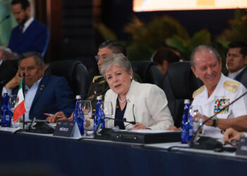 México y Colombia en plenaria, comparten experiencias de cómo combatir al narcotráfico