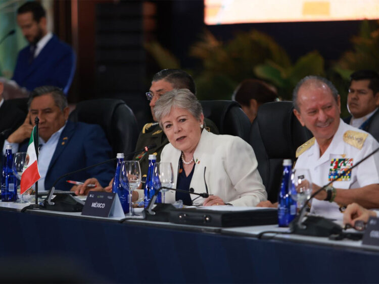 México y Colombia en plenaria, comparten experiencias de cómo combatir al narcotráfico