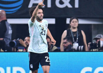 El Tri rescata empate contra Australia con goles de Jiménez y Huerta