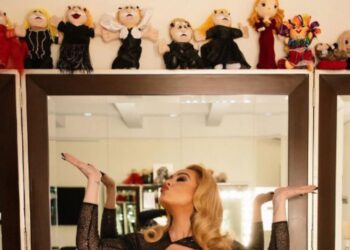 Adele confirma rumores y presume que tiene una gran colección del Dr. Simi