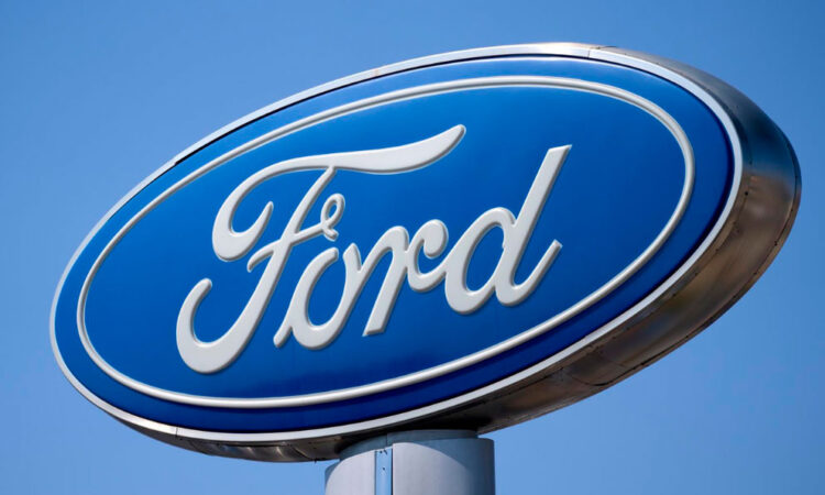 Ford se entiende con canadienses, pero el pulso laboral en EE.UU. continúa