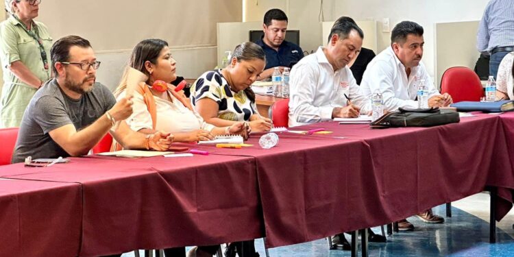 Inician las pláticas entre maestros y Secretaría de Educación