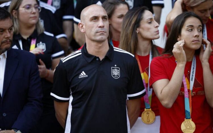 Fiscalía de España acusa a Luis Rubiales de agresión sexual en el caso Jennifer Hermoso”