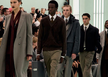 Boss y la Utopía de oficina: reinventando el ‘Corpcore’ para 2024