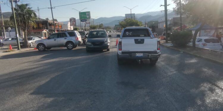 Cierran maestros la Calzada Tamatán